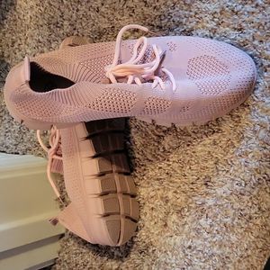 Slip one tennis shoes